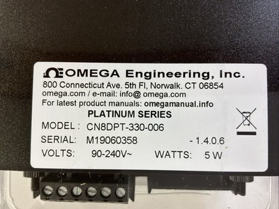 OMEGA CN8DPT-330-006 Platinum Series Temperature Process Controller NOS