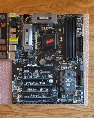 ASRock P67 Extreme4 Gen3 – ATX Motherboard / funktioniert einwandfrei