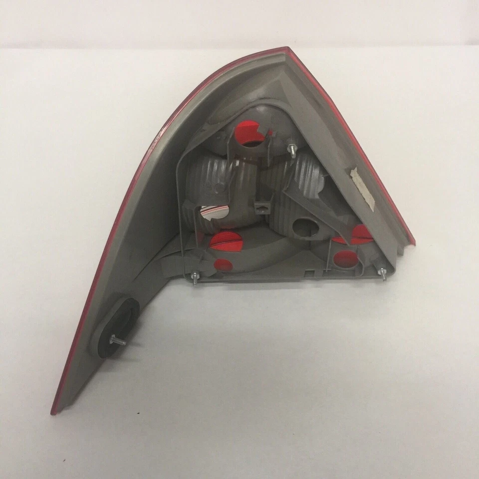 MERCEDES BENZ C230 C320 TAIL LIGHT RIGHT PASSENGER 2001 2002 2003 2004 OEM - Image 4 of 4