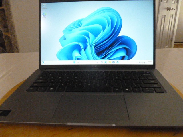 Dell Precision 3490 14" Intel Ultra 7 155H 3.80GHZ / 16GB / 256GB SSD/ Win11 Pro