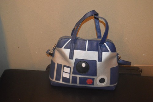 NUEVO NUEVO SIN ETIQUETAS EDICIÓN LIMITADA STAR WARS R2D2 LOUNGE FLY DOME BOLSO BANDOLERA - Imagen 2 de 10