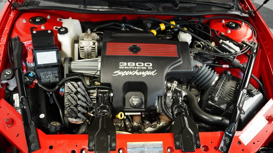 2004 Chevrolet Monte Carlo SS Supercharged Dale Earnhardt Jr. Edition - Image 4 of 4