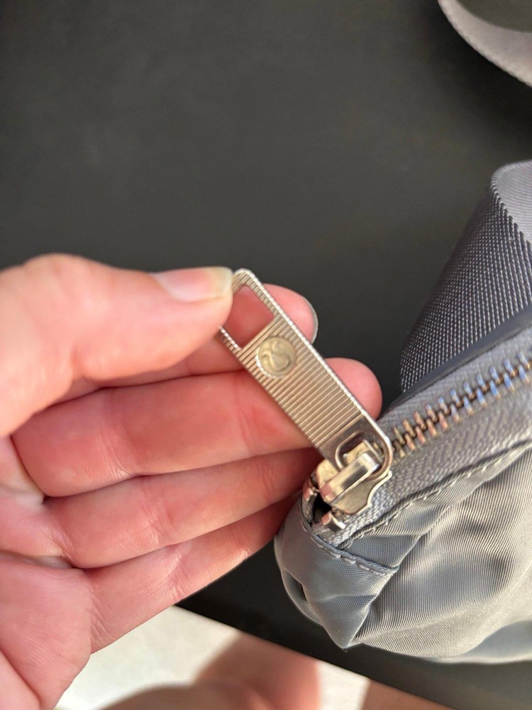 Lululemon 1L chambray belt bag light grey rare discontinued
