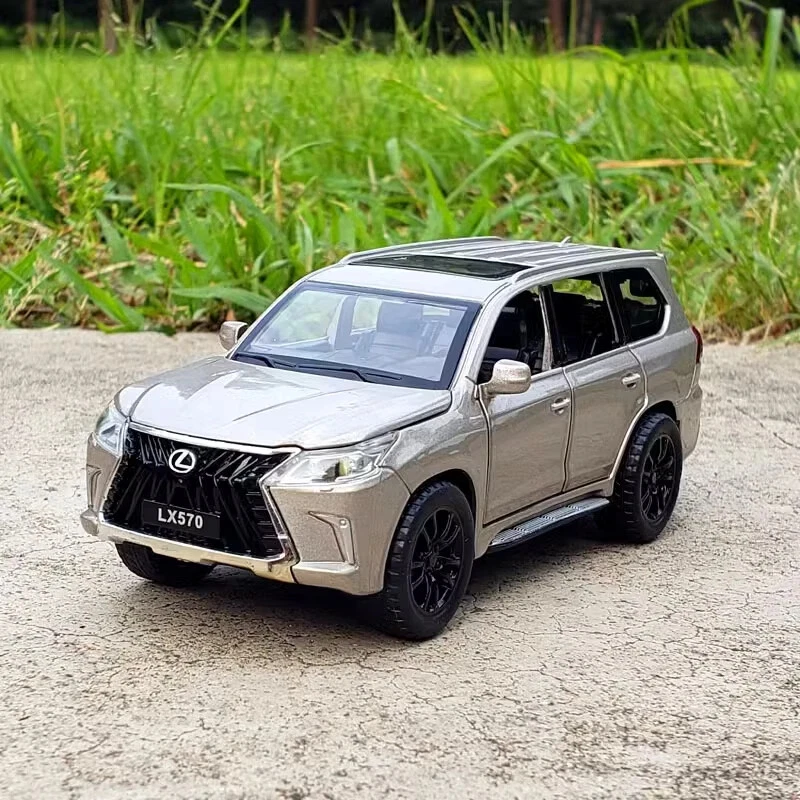 1:32 LEXUS LX570 Diecast Metal Alloy Model car Sound Light Pull Back Toy Vehicle - image 3 of 4