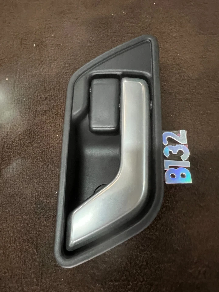 2008 - 2012 年路虎 LR2 乘客右前/后释放手柄原始设备制造商 — 第 4/4 张图片