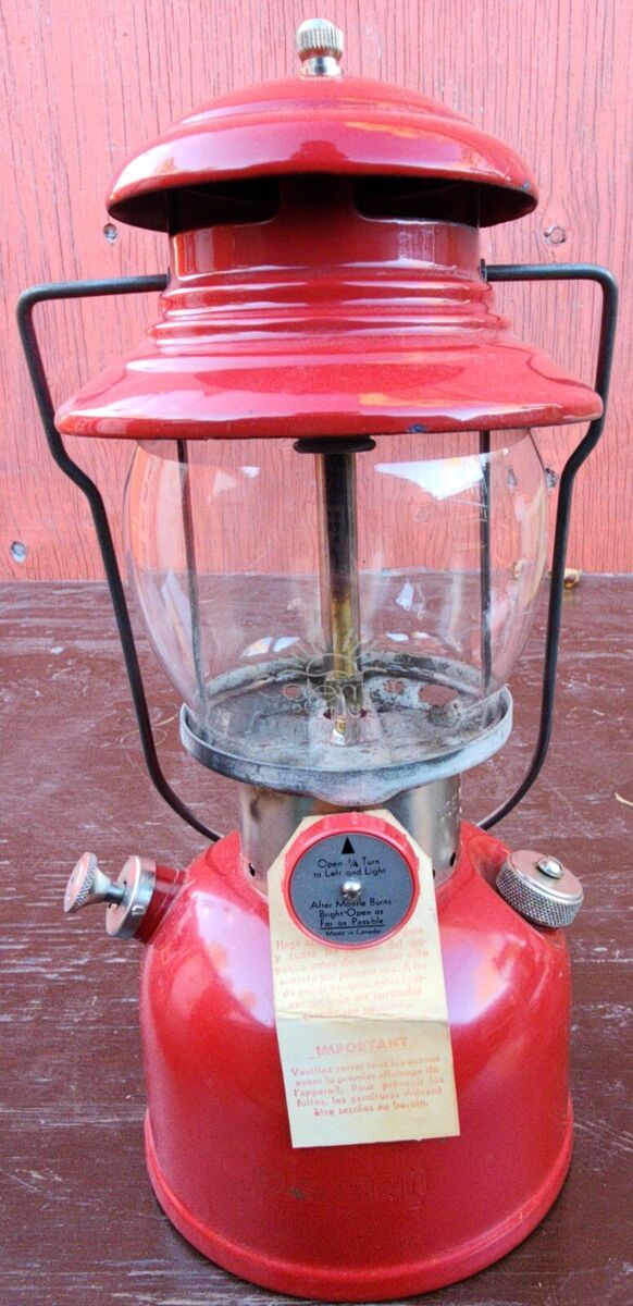 VTG CIB COLEMAN CANADA 200A LANTERN 4-60 W/ ORIGINAL TAGS VTG CIB COLEMAN CANADA 200A LANTERN 4-60 W/ ORIGINAL TAGS