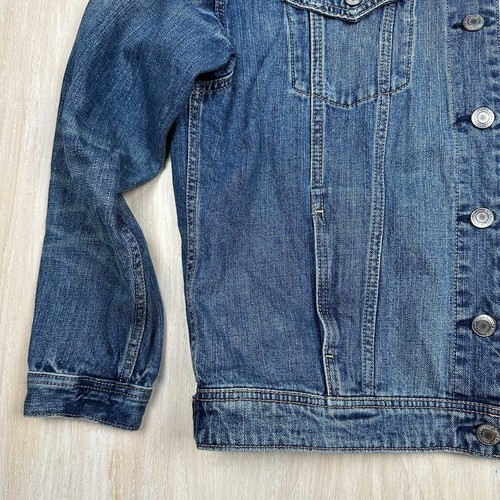 Chaqueta de mezclilla azul camionero American Eagle lavado medio botón delantero mediana - Imagen 6 de 17