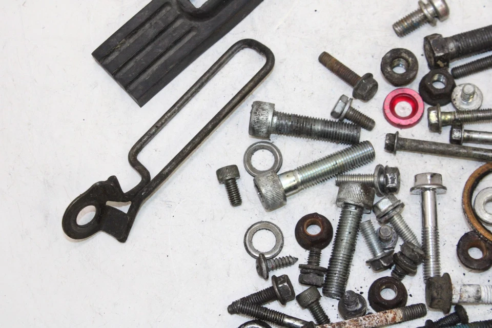 1994 YAMAHA YZF750R PARAFUSOS DE MONTAGEM DE MOTOR FABRICANTE DE EQUIPAMENTO ORIGINAL PARAFUSOS DE MOTOR - Imagem 3 de 4