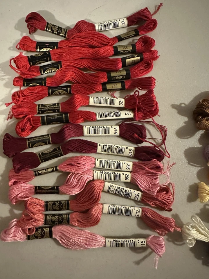 HUGE Lot Skeins & Cards of Embroidery Thread Floss Cross Stitch,New&Used 1b - Image 3 of 4