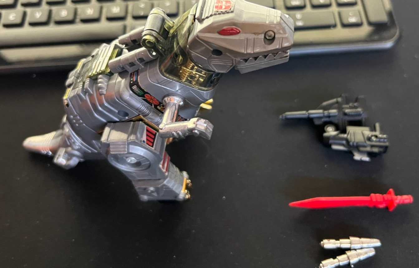 Transformers Dinobot -Grimlock G1 Hasbro--Only missing one Accessory