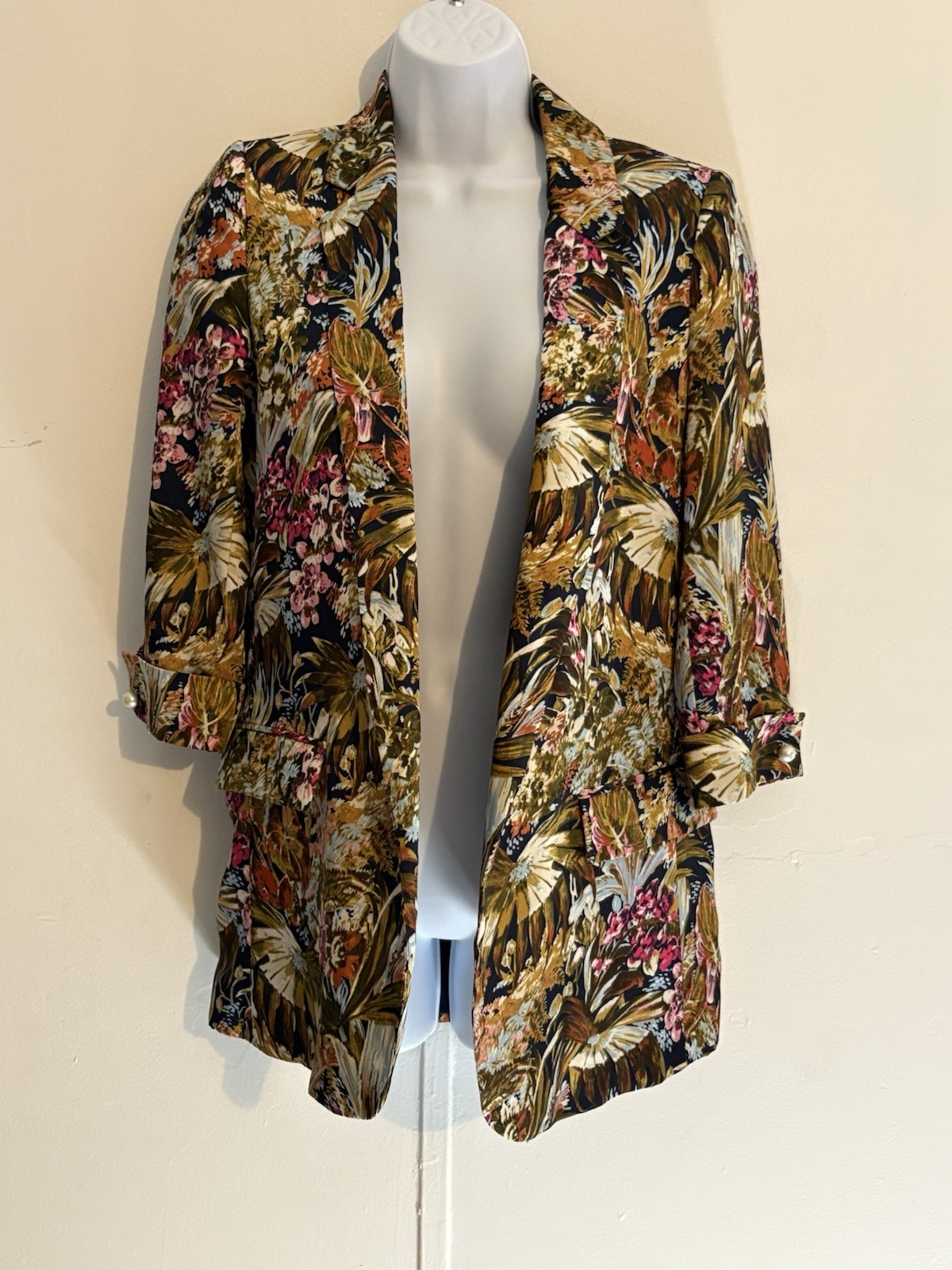 Zara Basic Women’s Satin Effect Blazer In Tropica… - image 5