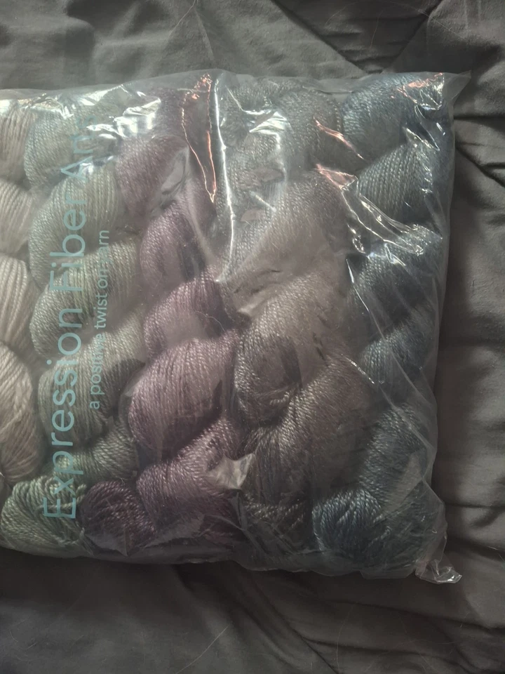 Kit Expression Fiber Arts Blackberry Hues Merino Lyocell Blend 2370y - Imagem 2 de 4