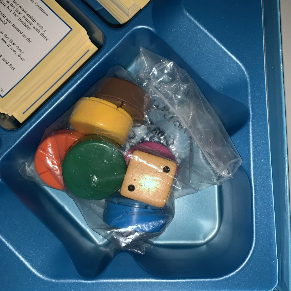 Trivial Pursuit 20th Anniversary Edition - Hasbro Board Game 2004 - Image 3 of 4