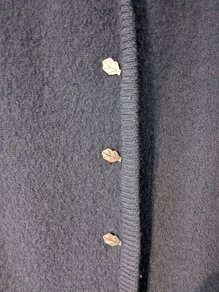 Vintage WOOLRICH Women's Wool Vest Smoked Pearl Collared Leaf Buttons Size Large - Image 4 of 4