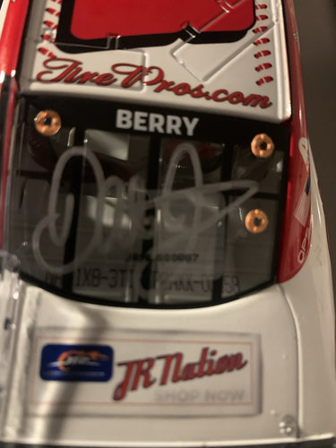 Josh Berry 2021 The Pros Throwback Darlington Autographed 1:24 NASCAR Diecast - Picture 4 of 7
