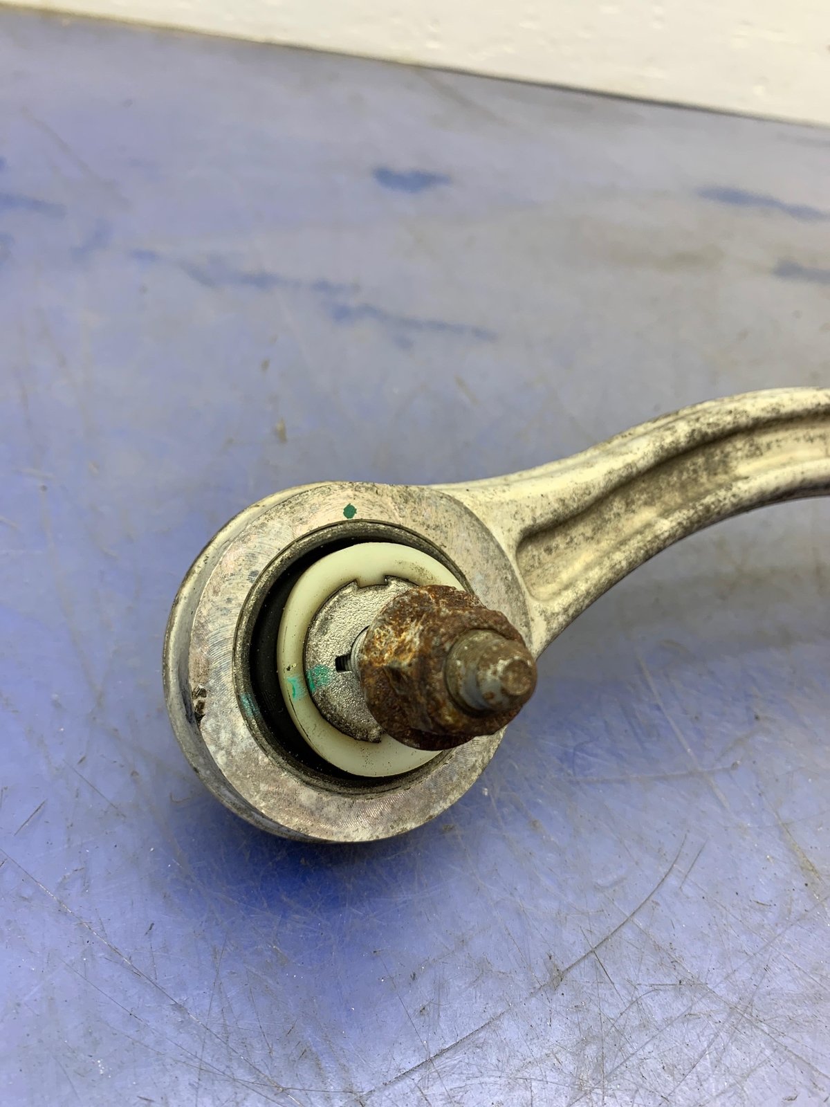 2014 - 2016 MASERATI GHIBLI M157 LEFT REAR UPPER CONTROL ARM SET *SURFACE RUST*