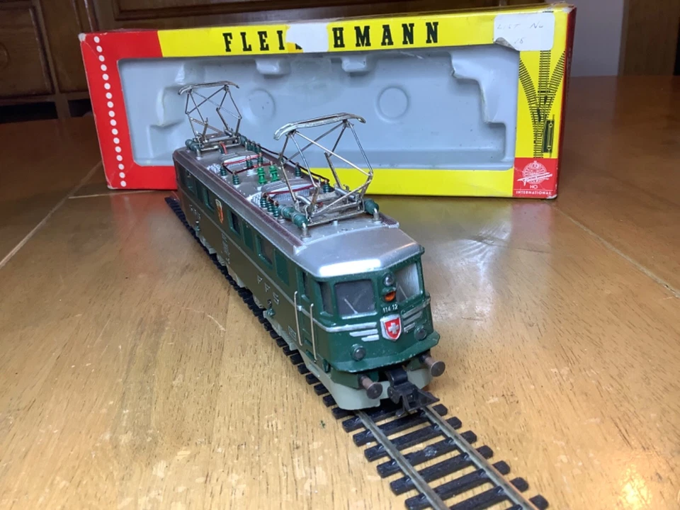 Fleischmann HO 2 Rail DC 4370 SBB Ae6/6 Co-Co Electric Locomotive 11412 - Image 3 of 4