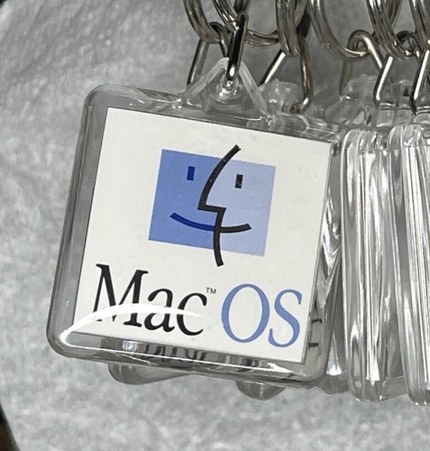 Apple Computer Keychain Vtg Mac OS Smile Face Rainbow Acrylic Promo Advertising - 第 3/17 張圖片