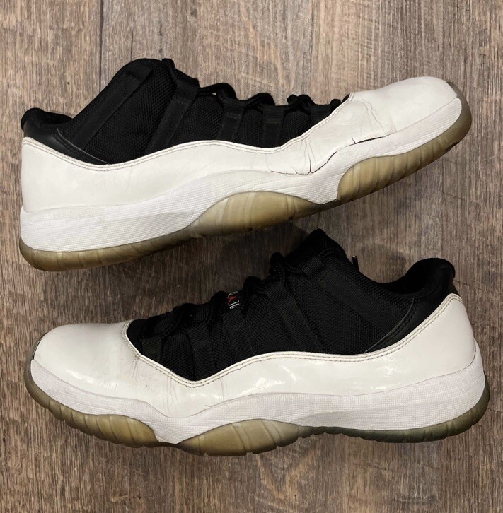 Nike Air Jordan 11 XI Retro Low Tuxedo White Black Size 10 Sneakers 528895-110 Nike Air Jordan 11 XI Retro Low Tuxedo White Black Size 10 Sneakers 528895-110
