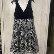 R&m Richard BLACK AND WHITESLEEVELESS DRESS WITH LACE  SEQUENCE GLITERING SIZE 8