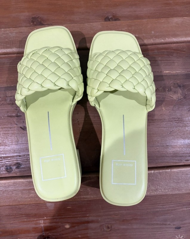 Dolce Vita women's slip-in flat sandals in a lime yellow woven style Size 8