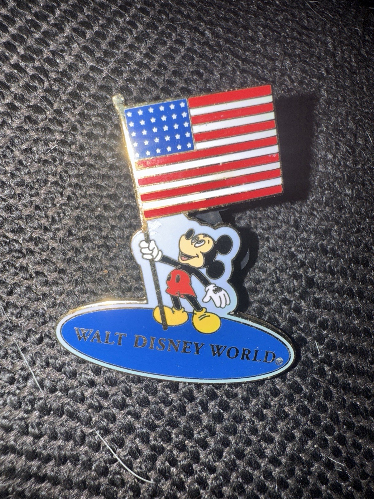 WDW - Mickey - Holding American Flag - Blue Disney Pin 8591