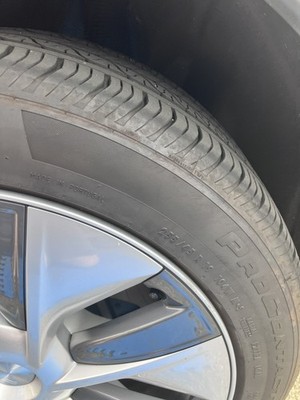 Tesla Model Y Wheels and Tires Continental 255/45/19 all approx 40