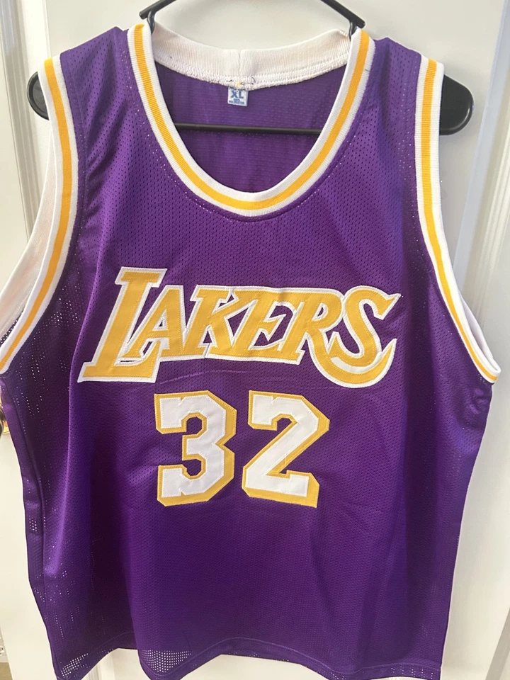 Magic Johnson Signed Los Angeles Lakers "Magic" Purple Jersey Player Holo Cert - Image 4 of 4