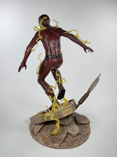 Diamond Gallery The Flash CW 9" PVC Diorama Statue - Picture 3 of 6