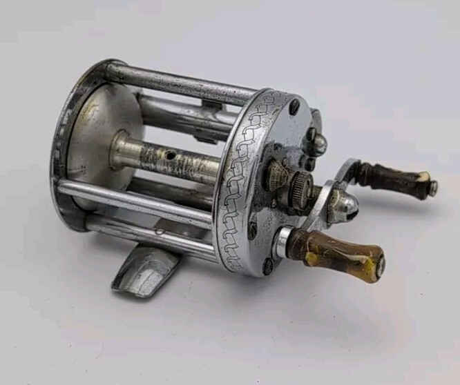 リール PFLUEGER SKILKAST NO.1953 MADE IN USA Vintage Pflueger Skilkast No 1953 Baitcasting Level Wind