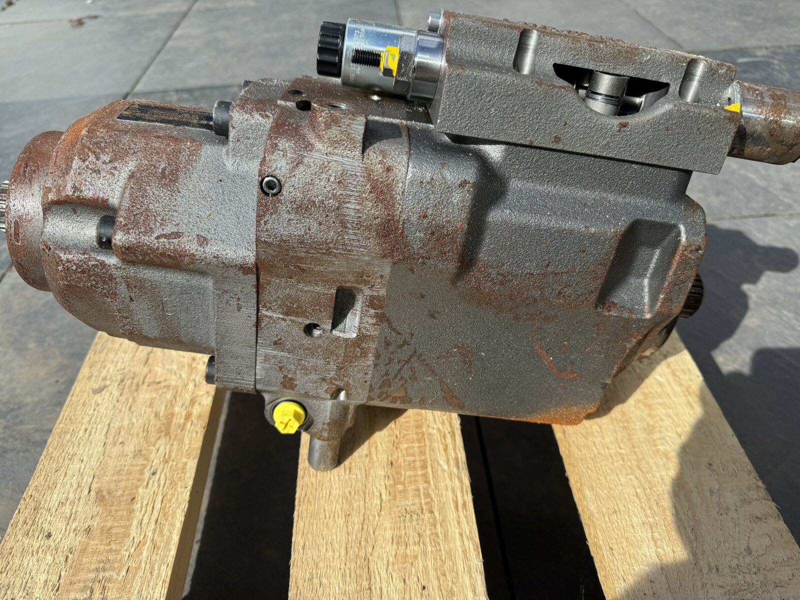 Brand New Linde 75cc Hydraulic Variable Pump HPV75 02R - V36330010  