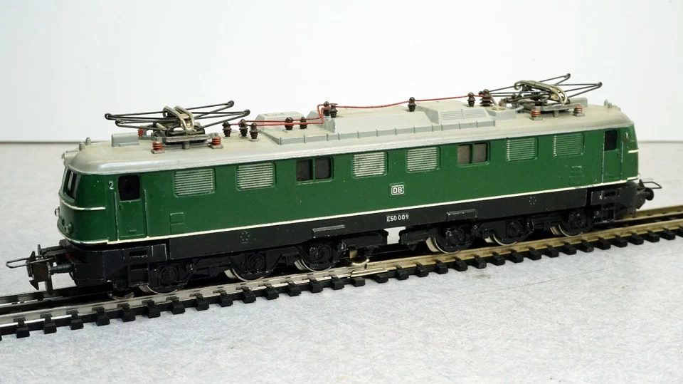 Trix Express H0/HO 2235 Br Class E50 6 Axle Dual Motor Loco Boxed C-7 Excellent - Image 2 of 4