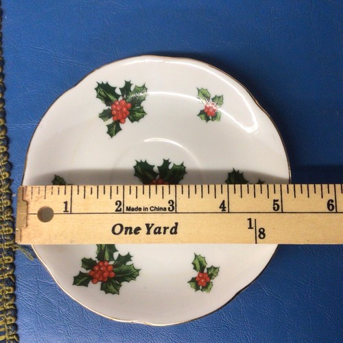 Vintage LEFTON BONE CHINA TEA CUP SAUCER Holly Berries Gold #7950 Set of 6 - Picture 5 of 12