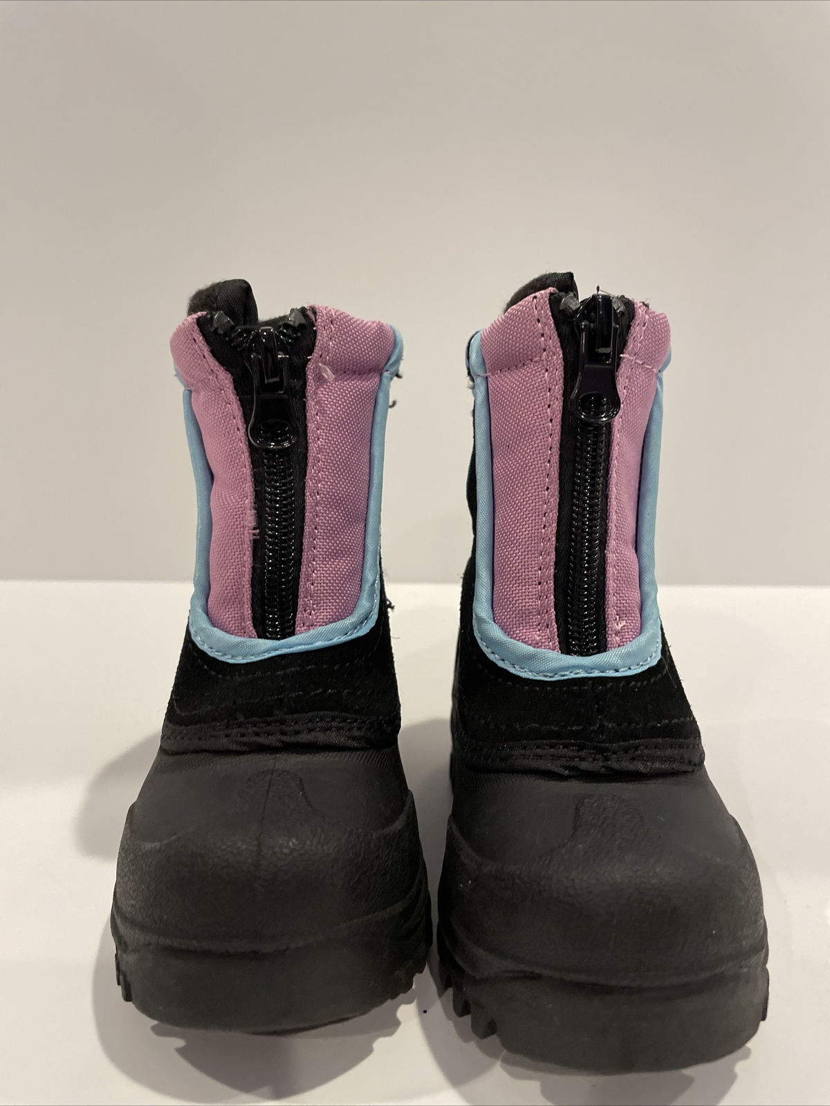 Kids Snow Boots,  Fully lined Waterproof.  Black / PINK.   Size 5/6-image