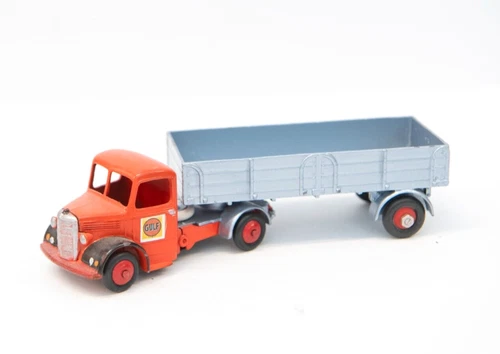 Vintage Dinky Toys Bedford Articulated Code 3 Gulf Wagon Truck