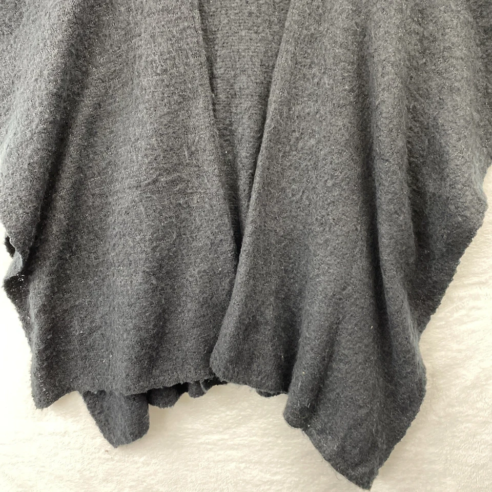 Женская черная шаль Steve Madden один размер подходит для большинства открытых передних - Изображение 4 из 4