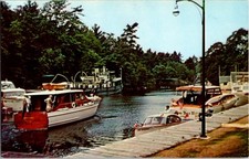 Chaffeys Locks ON postcard CRUISERS & PLEASURE CRAFT AT DOCK o/10 BD8593