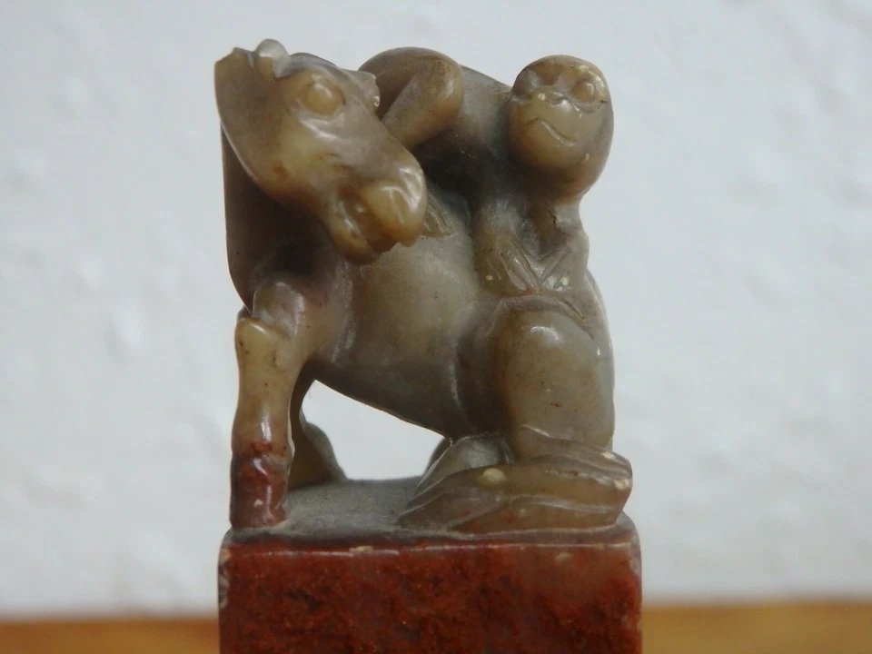 ANTIGUA Jabonera China Qing/Piedra Shoushan Sello Mono Sentado a Caballo Foto 4 de 4