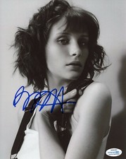 Bryce Dallas Howard Sexy Autographed Signed 8x10 Photo ACOA