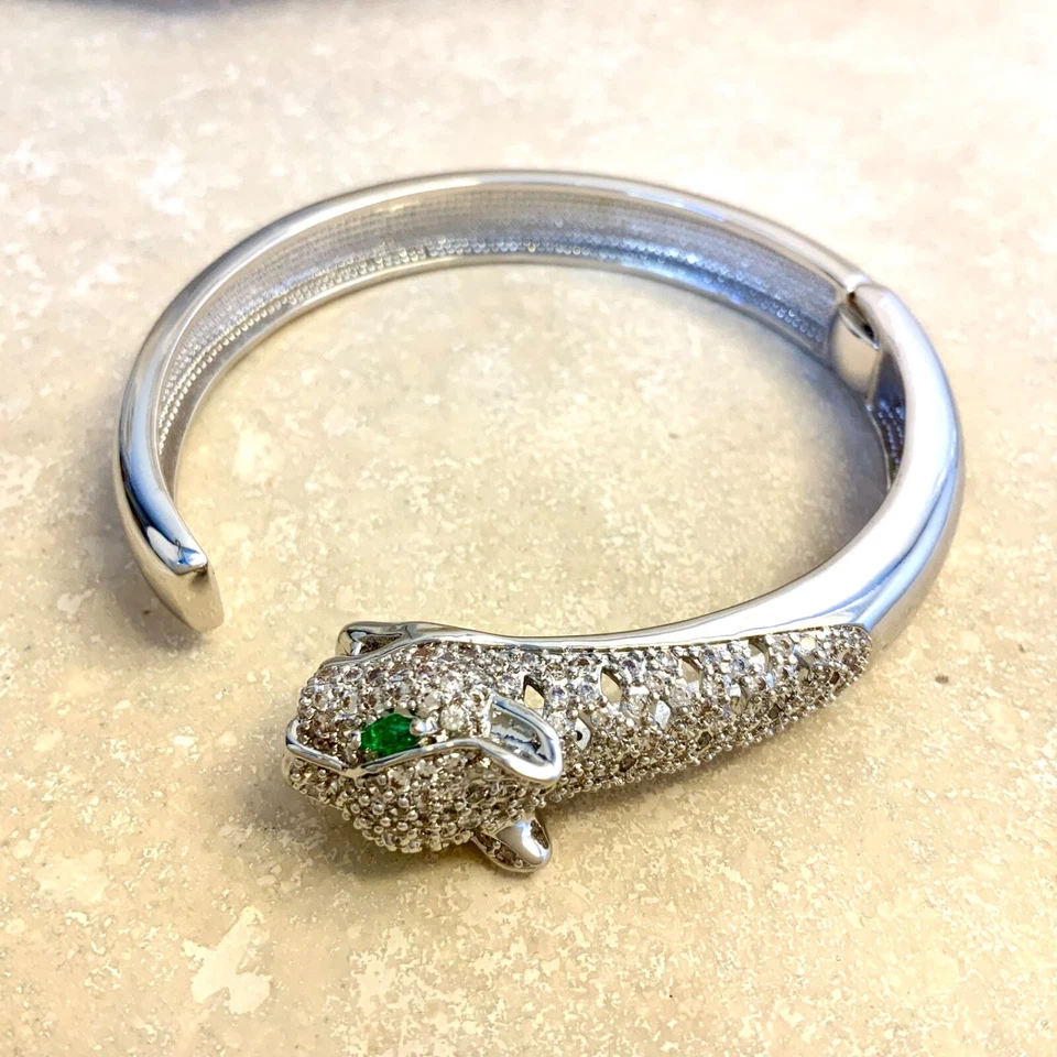 Brazalete Pantera Ojo Verde Brazalete Brazo Medio Apilable Impresionante Chapado en Oro Blanco Foto 3 de 4