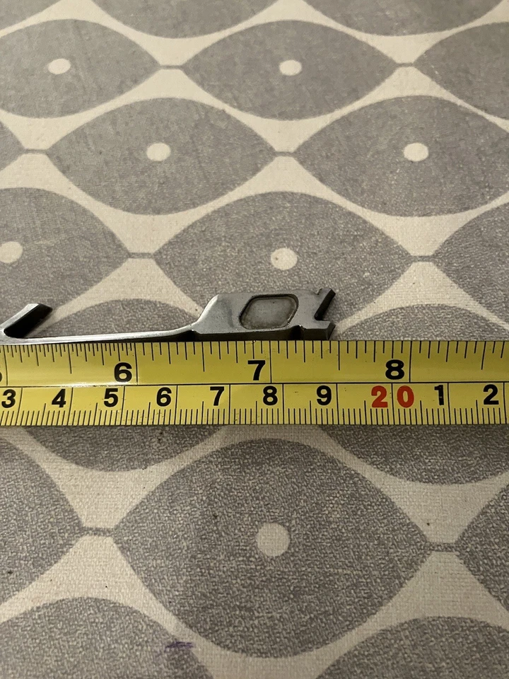 Vauxhall Viva Car Badge Vintage Original - Image 2 of 4