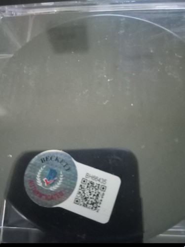 Dave Keon Autographed Hockey Hall of Fame Puck. Beckett authenticated - Picture 2 of 2