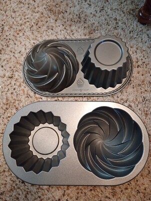NORDIC WARE Cute Cupcake Cake Pan 3D Large Oversized Cupcake Cups Lot 