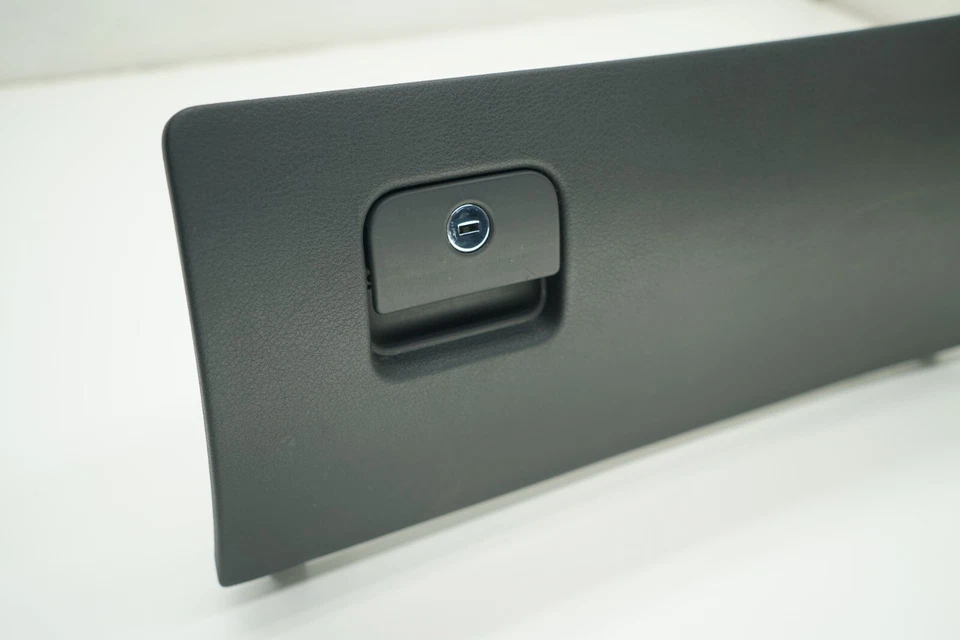 Audi Allroad C5 2001-2005 guantera compartimento tapa puerta solo negro OEM Foto 2 de 4