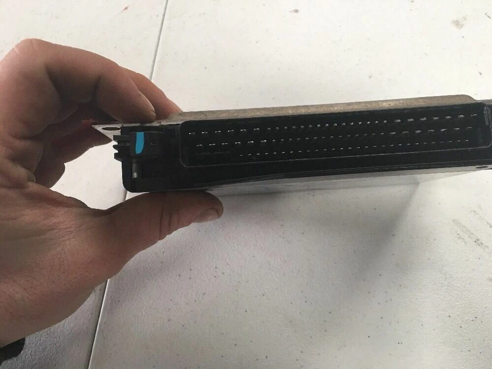 Módulo de control ABS Infinity G35 2005 fabricante de equipos originales sedán 4 puertas tablero CTR 47851 AM401 Foto 3 de 3