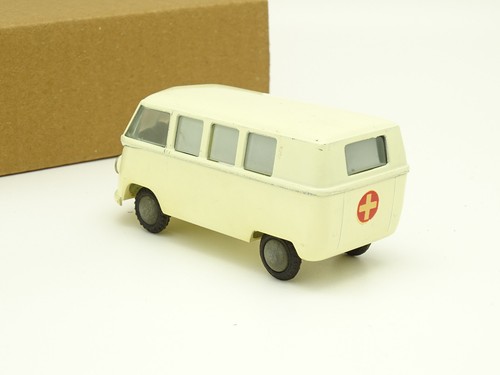 Tekno 1/43 - VW Combi T1 Bus Ambulance - Picture 4 of 5