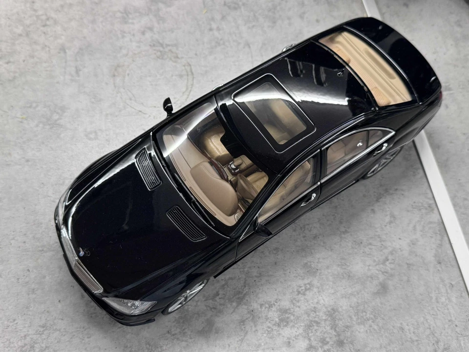 Tipo de coche 1:18 Mercedes Benz S63 AMG, negro - Imagen 2 de 4