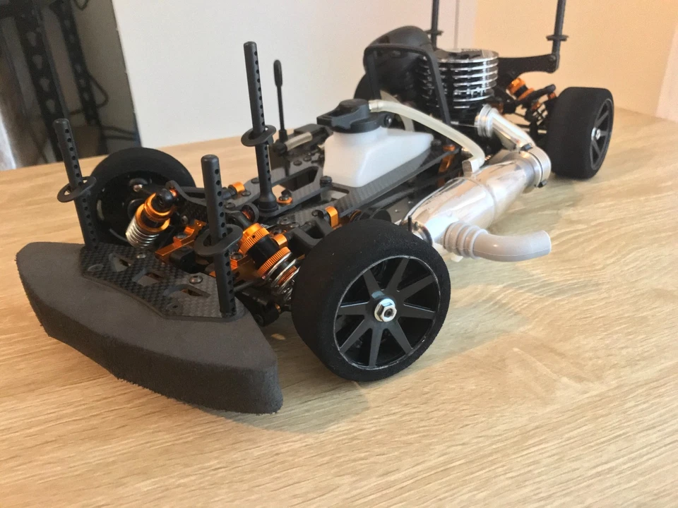 XRAY NT1 - 1/10 LUXURY NITRO TOURING CAR NEW COMPLETE WITH UPGRADES & ENGINE - Image 2 of 4