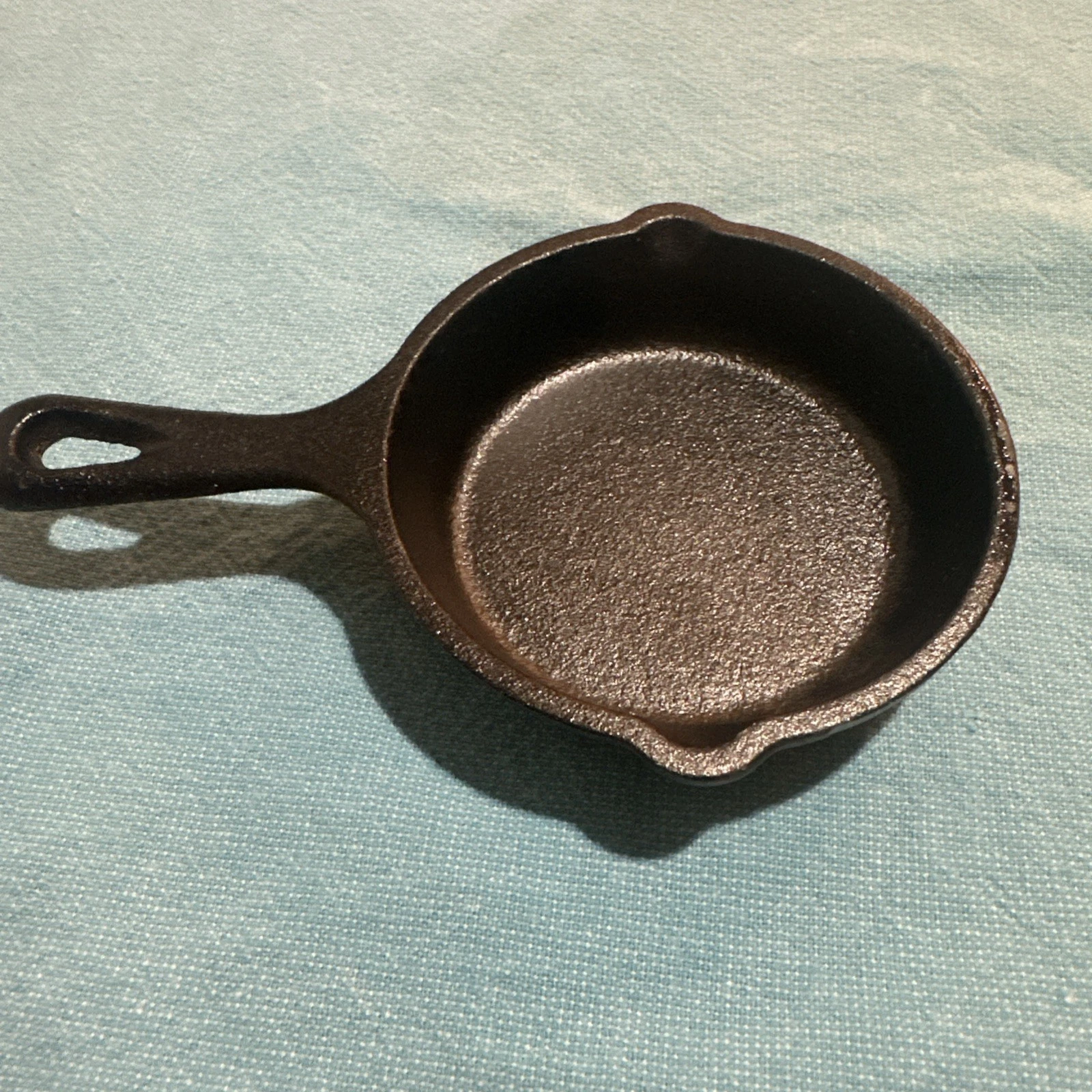 Rare Lodge 3.5" Mini Black Cast Iron Country Skillet Frying Pan #5 USA MS