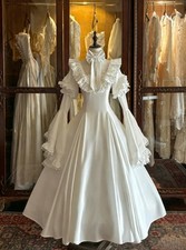 Vintage Victorian White Wedding Dress Puff Sleeve Ruffle Ball Gown Bridal Gown
